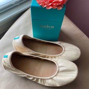 Biscotti Patent Tieks